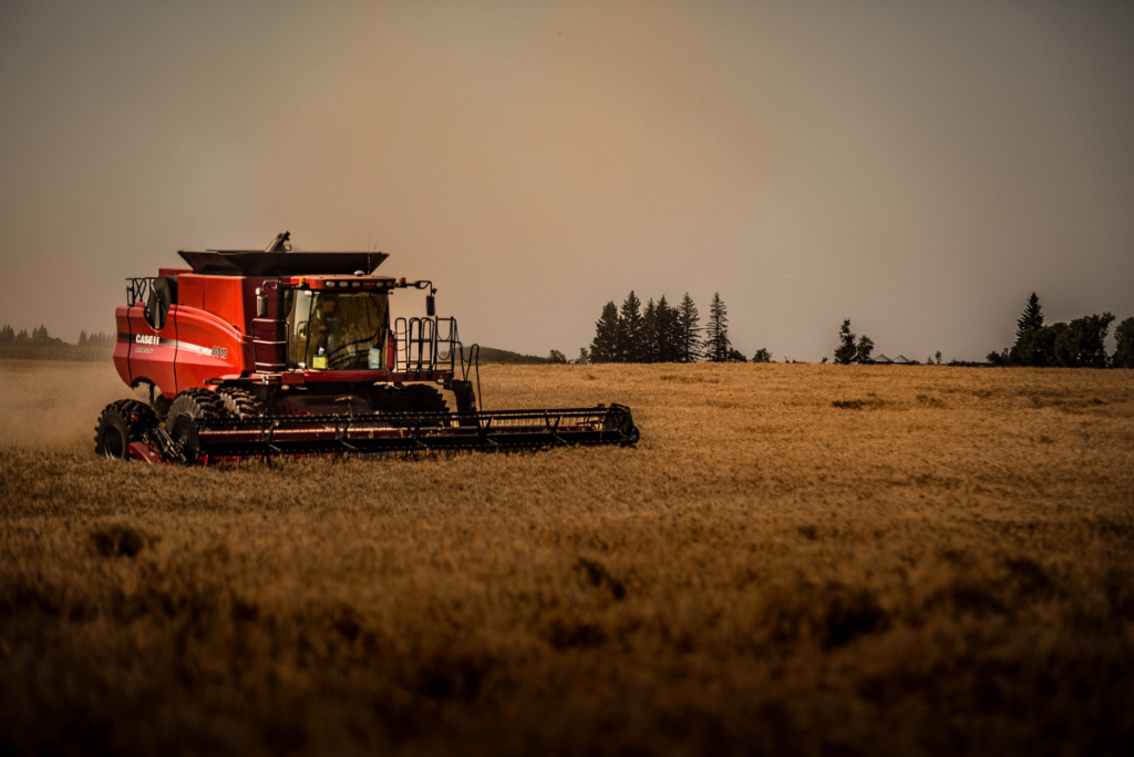 Image of combine harvester promoting the Agriculture, Food and Nutrition Gateway on F1000Research.